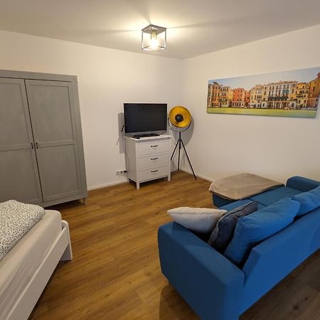 Modernes 1- Zimmer- Apartment Am Fusse Des Hohenstaufen Göppingen Exterior foto